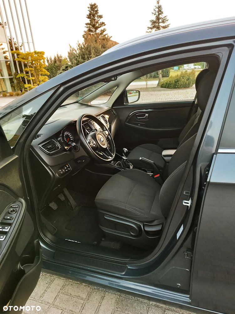 Kia Carens 1.6 GDI Dream Team Edition - 11
