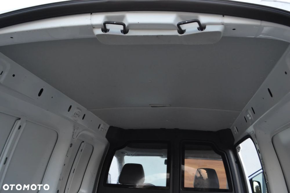 Volkswagen Caddy MaX - 11