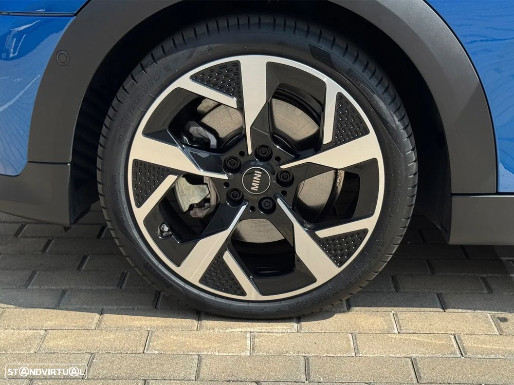 MINI 3 Portas Cooper C Favoured M - 18