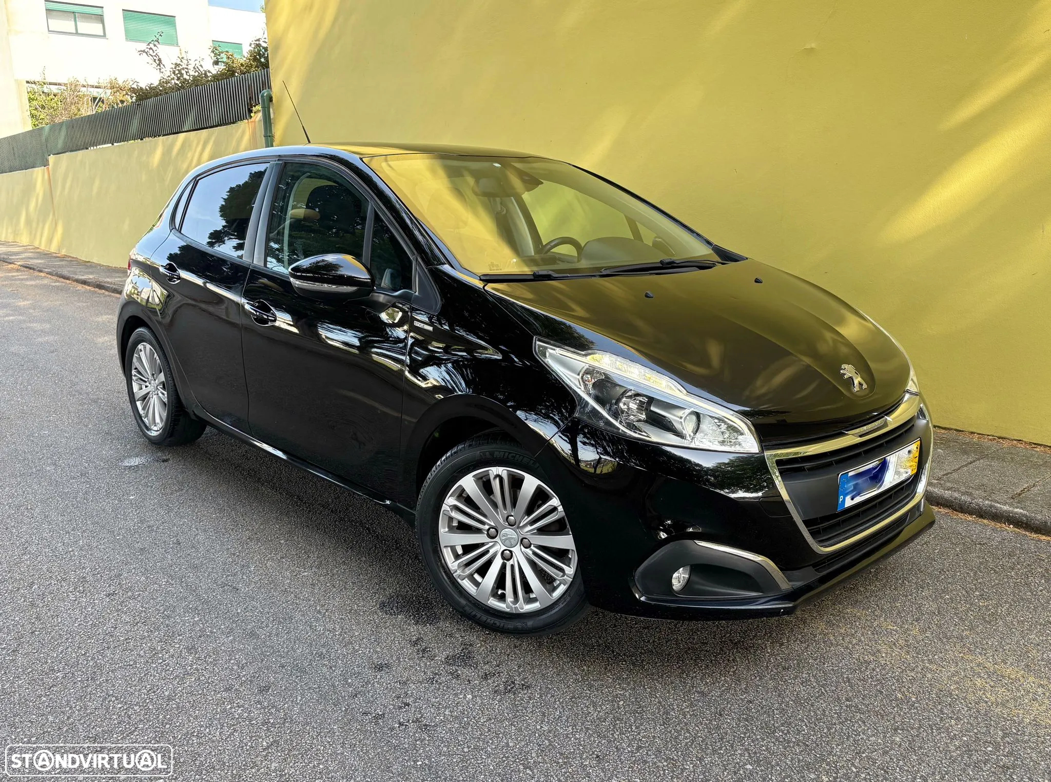 Peugeot 208 1.2 PureTech Style - 17