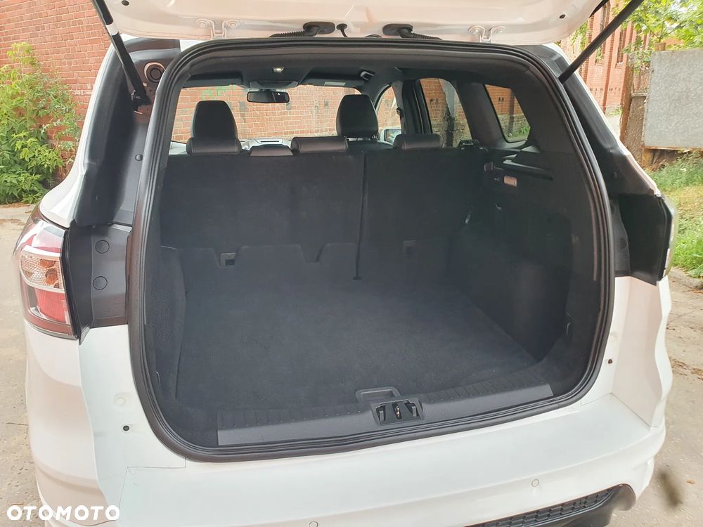 Ford Kuga 1.5 TDCi 2x4 ST-Line - 24
