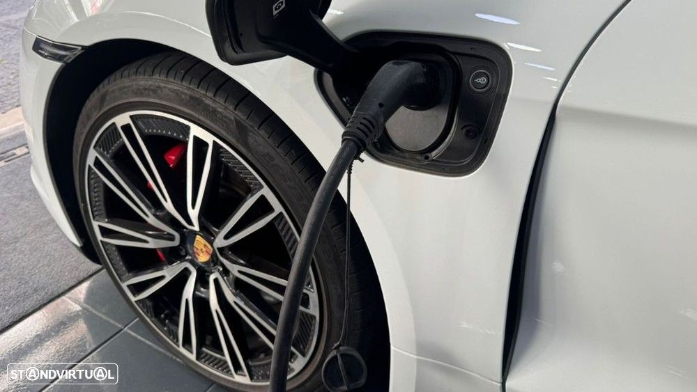 Porsche Taycan Standard - 18