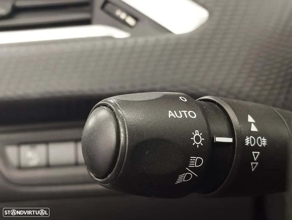 Peugeot 2008 1.2 PureTech Style - 21