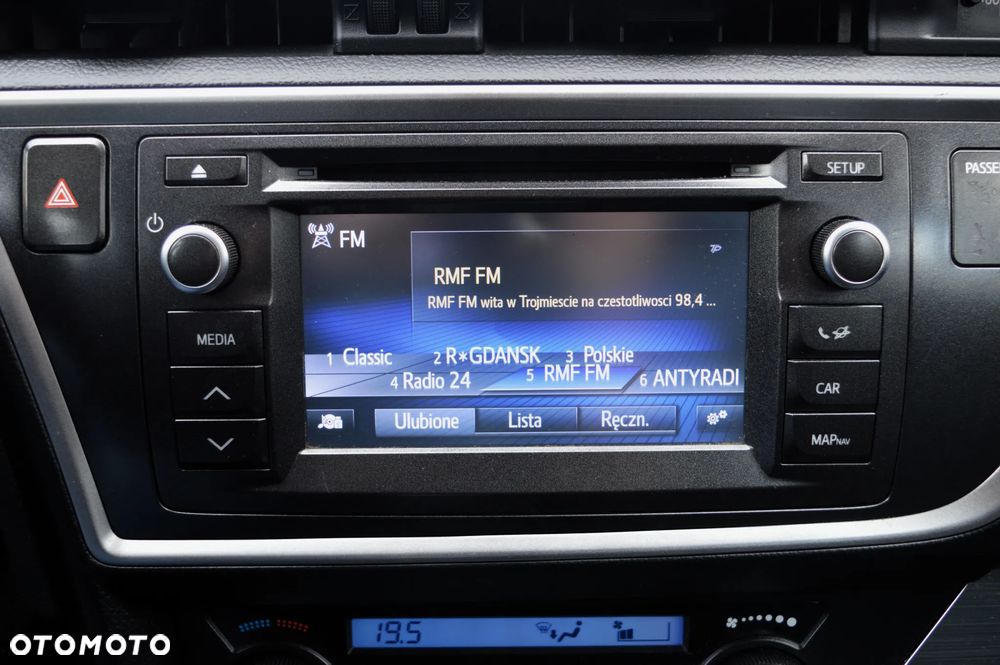 Toyota Auris 1.6 Premium Comfort - 17