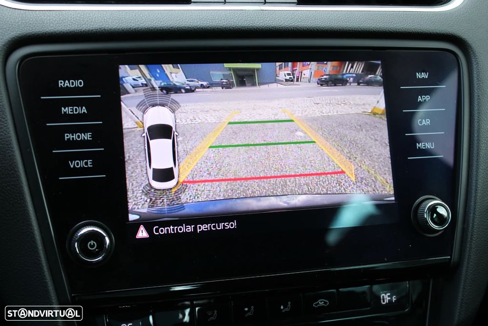 Skoda Octavia 1.6 TDI Business Line DSG - 24