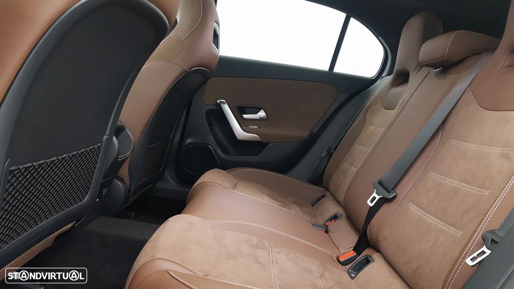 Mercedes-Benz A 250 e - 29