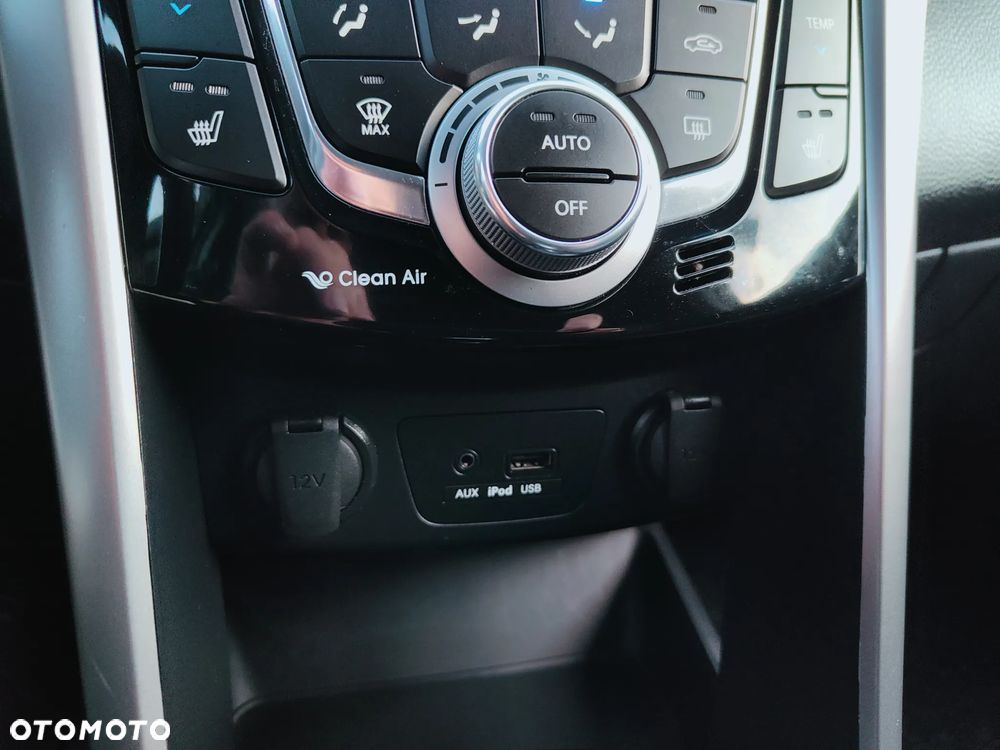 Hyundai i30 blue Kombi 1.6 GDi Style - 27