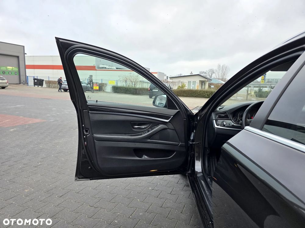 BMW Seria 5 518d Luxury Line - 10