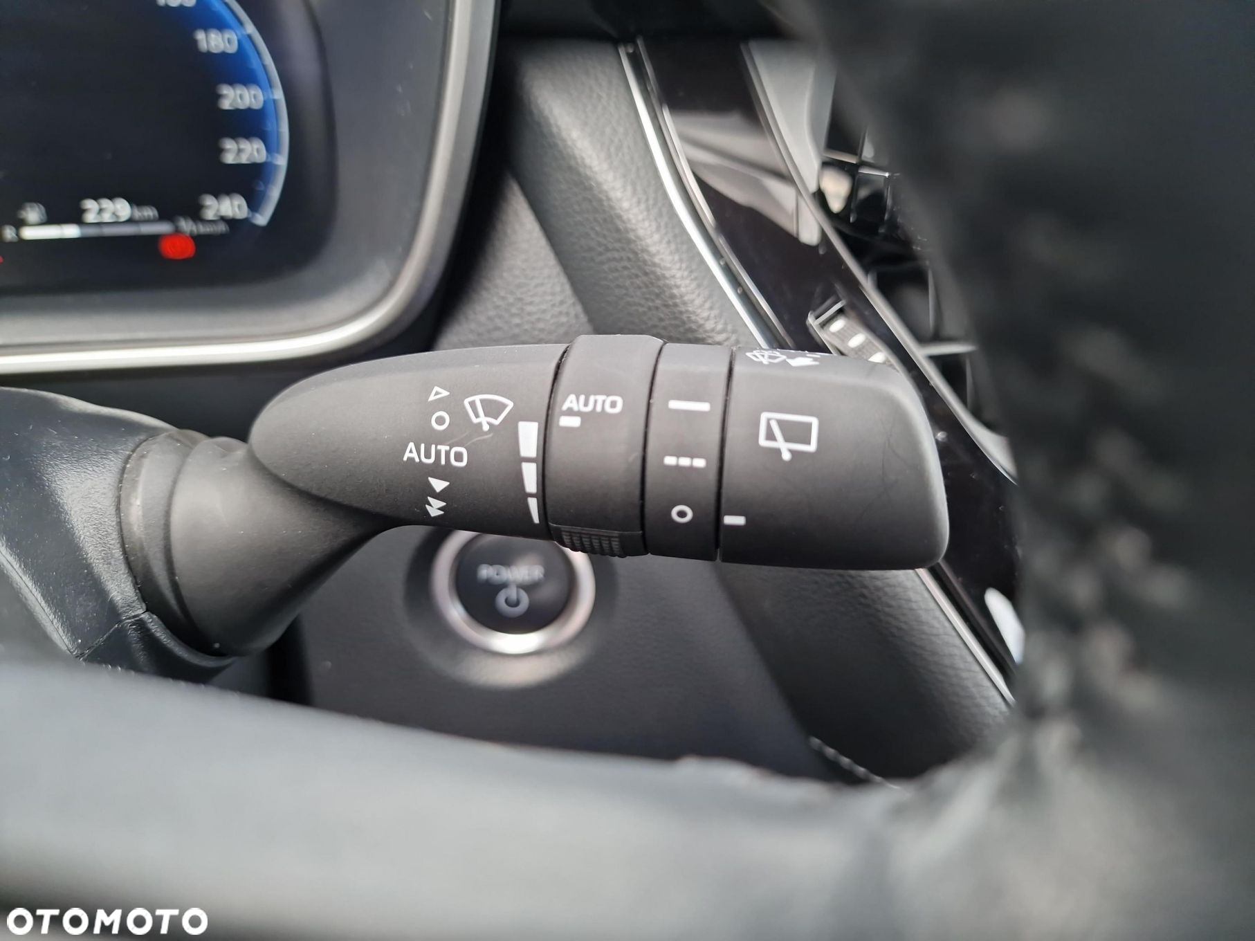 Toyota Corolla - 24