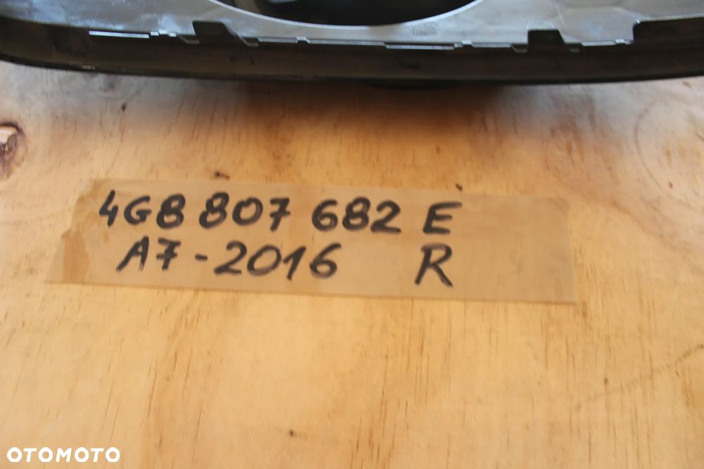 KRATKA ZDERZAKA PRAWA AUDI A7 C7 S LINE 4G8807682E 2013 - 13