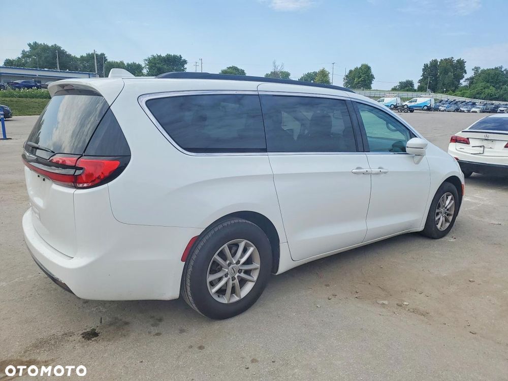 Chrysler Pacifica - 4