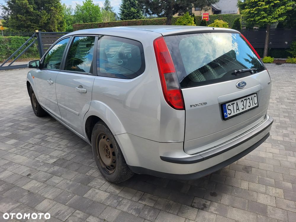 Ford Focus 1.6 TDCi Ambiente DPF - 4