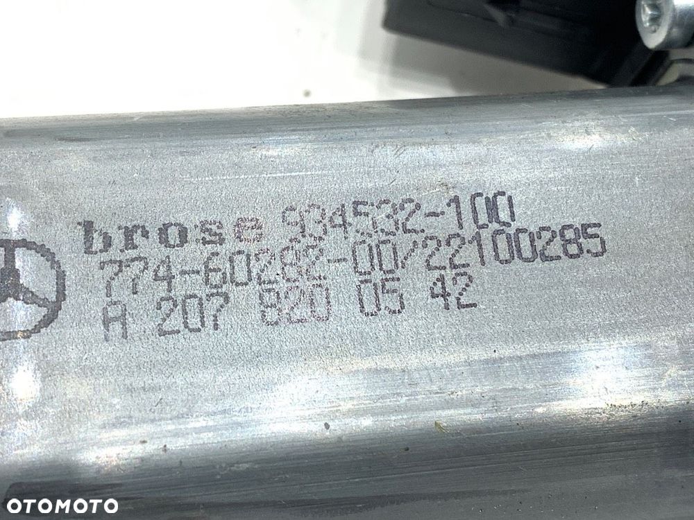 PODNOŚNIK SZYBY LEWY TYŁ - 49.00 PLN - MERCEDES-BENZ CLS (C218) 2011 - 2017 CLS 350 CDI / d - 4