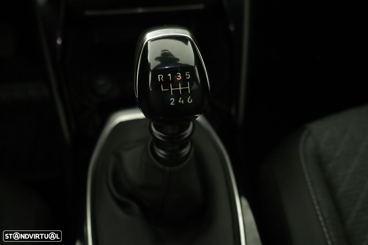 Peugeot 2008 1.2 PureTech Allure - 12