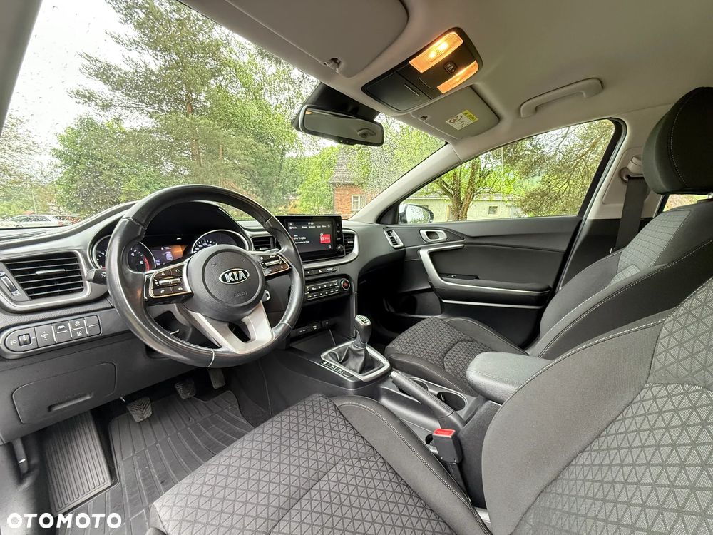 Kia Ceed 1.6 CRDi mHEV L - 17
