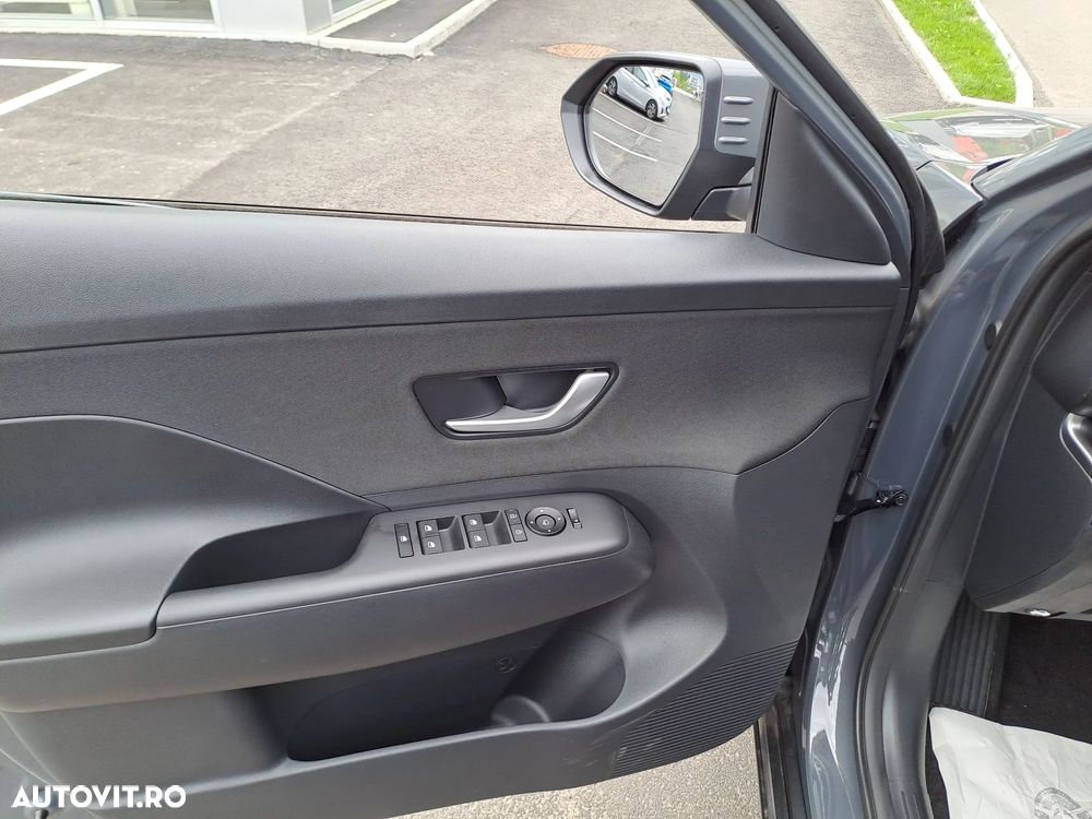 Hyundai KONA - 11