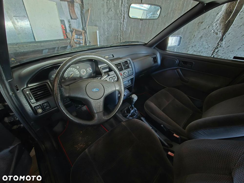 Ford Escort 1.6 Ghia - 2