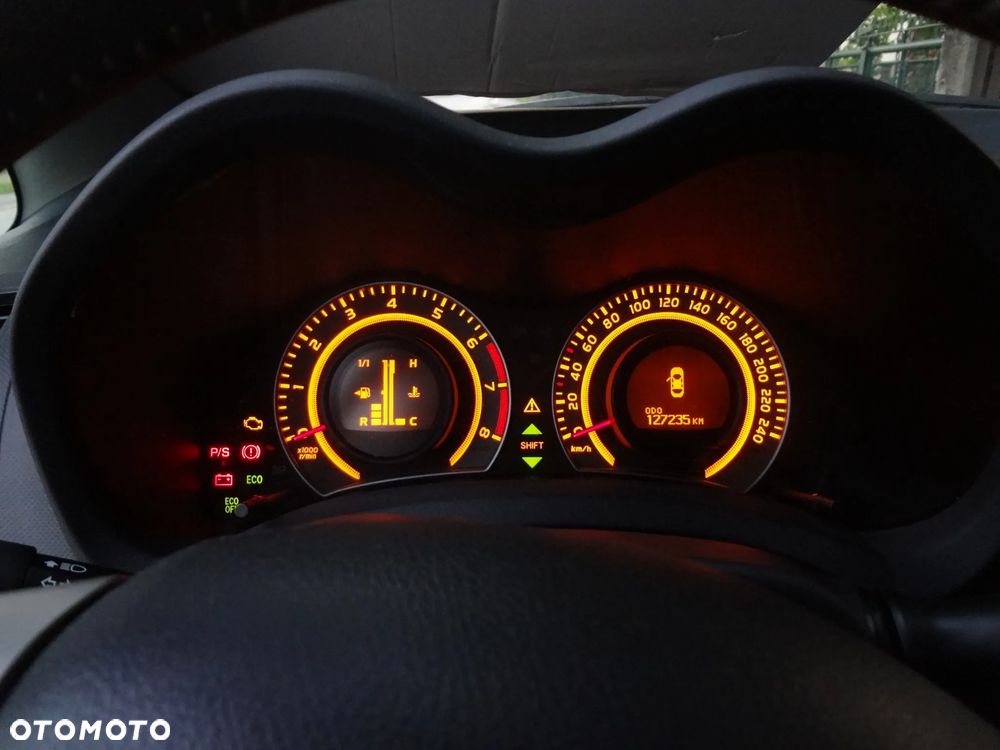 Toyota Auris 1.33 VVT-i 2010 - 14
