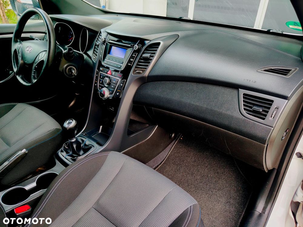 Hyundai i30 blue 1.6 GDI Passion - 9