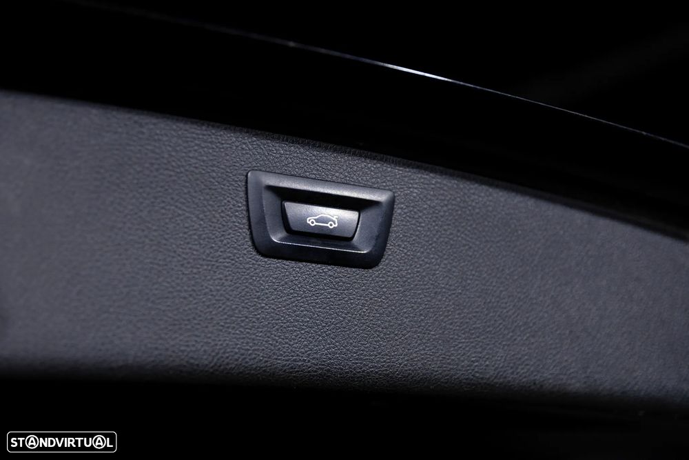 BMW 320 d Aut. Luxury Line - 23