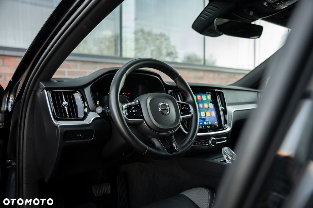 Volvo V60 B4 B DKG Ultimate Dark - 23