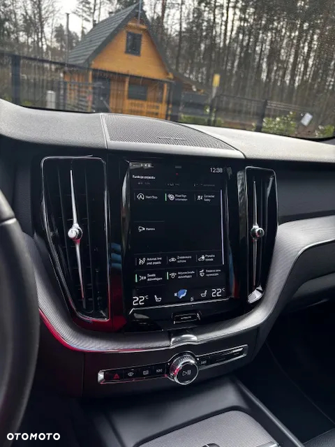 Volvo XC 60 B4 B R-Design - 17