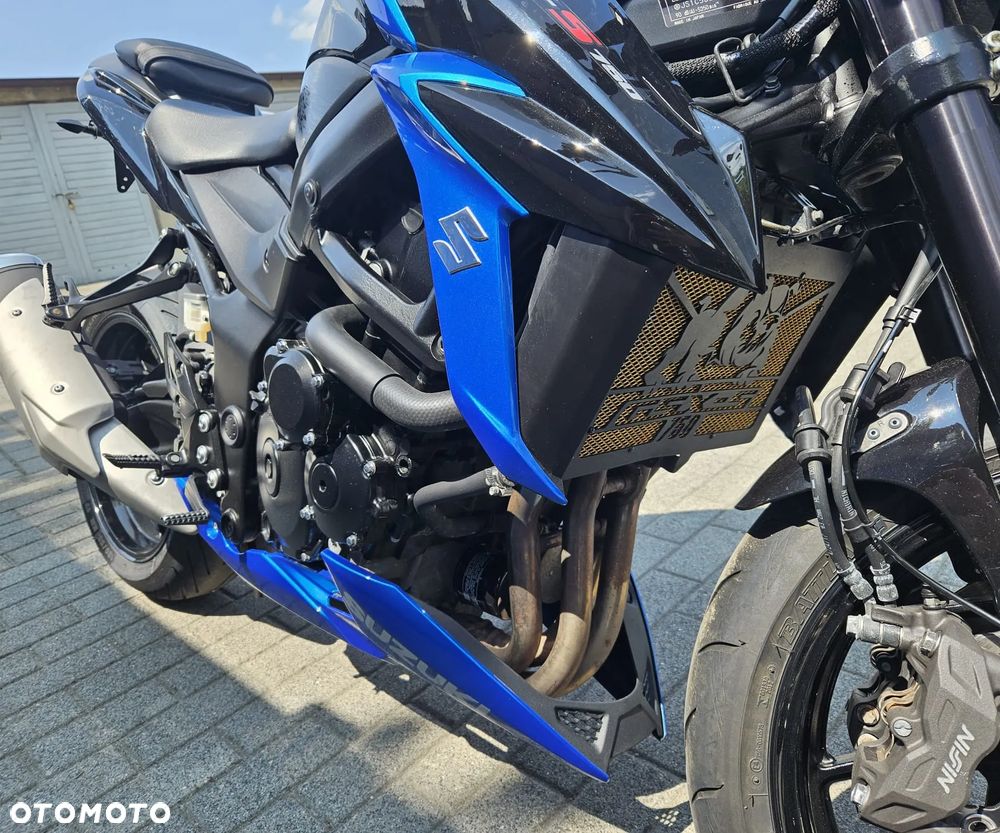 Suzuki GSX - 10