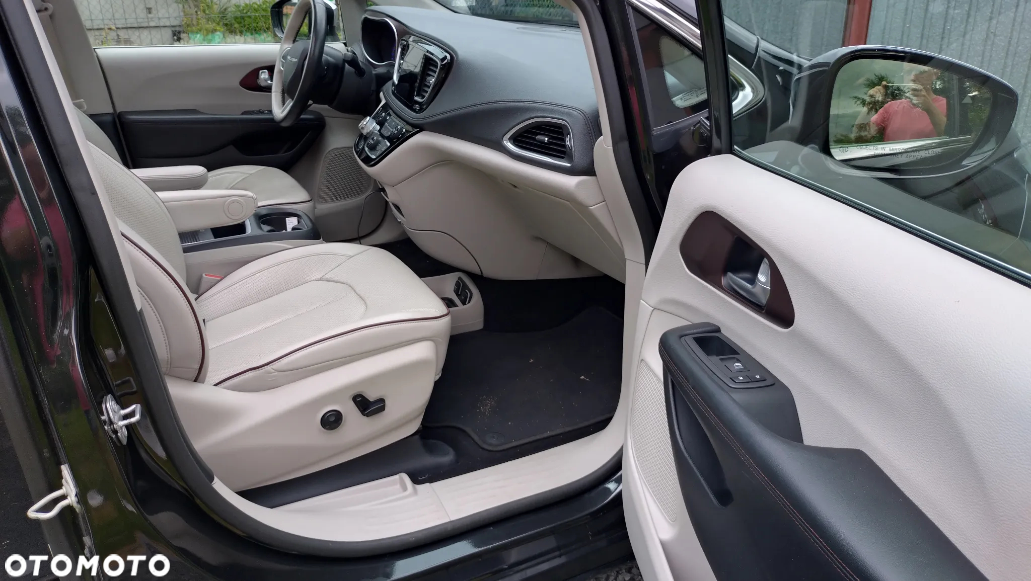 Chrysler Pacifica - 21