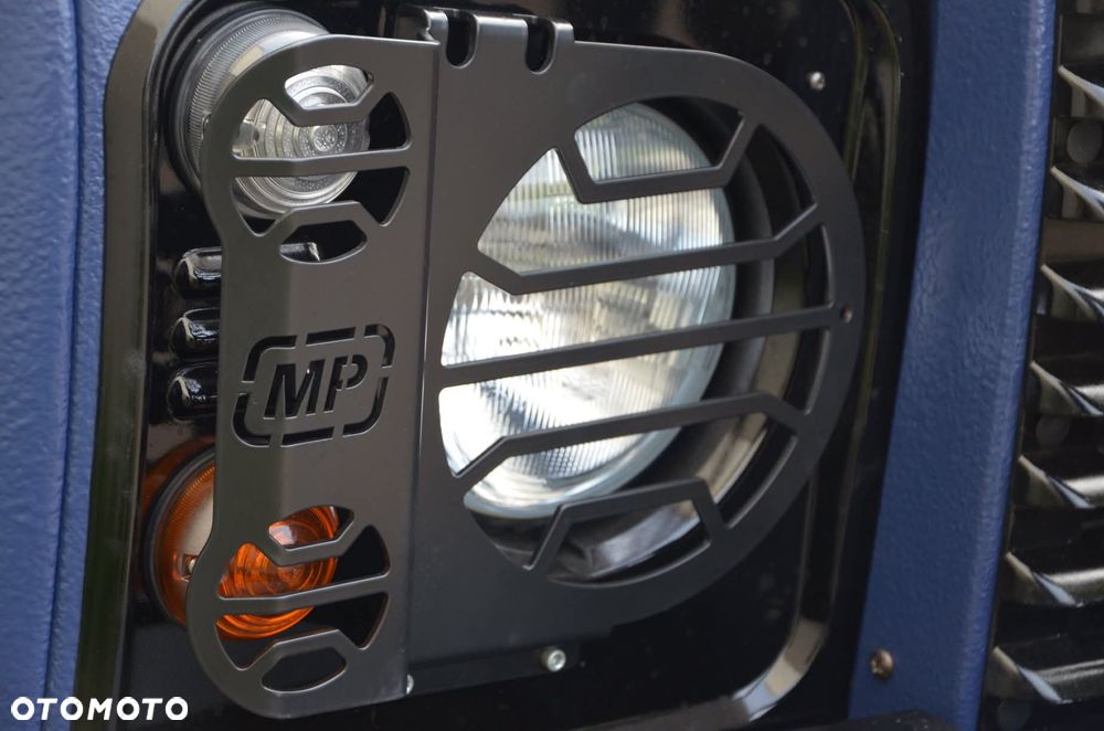 Land Rover Defender 110 DPF SE - 21