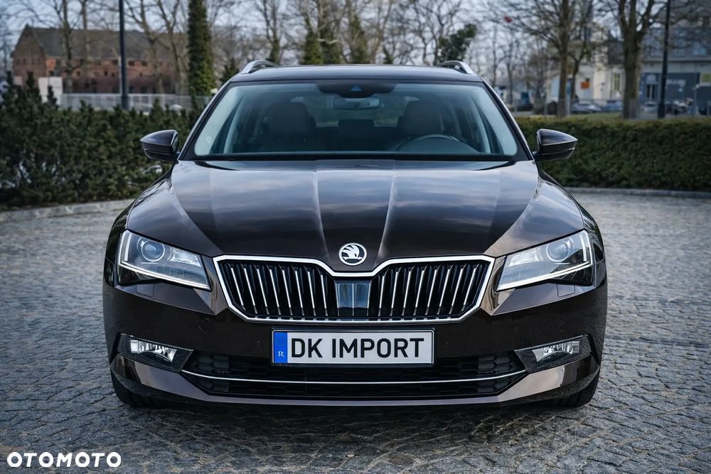 Skoda Superb 2.0 TDI SCR Sportline DSG - 5