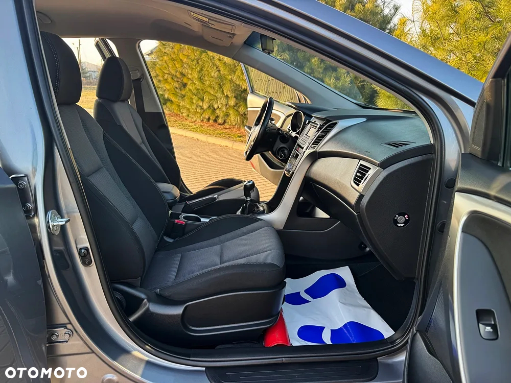 Hyundai i30 1.6 GDI BlueDrive Comfort - 24