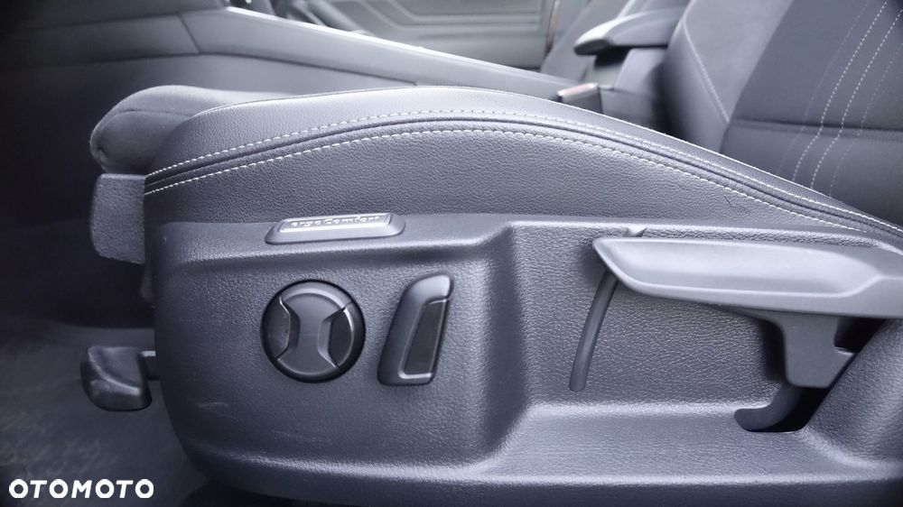 Volkswagen Passat Alltrack - 23