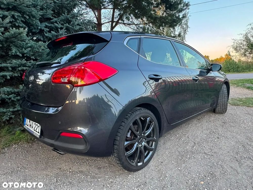 Kia Ceed 1.4 CVVT Fifa World Cup Edition - 4