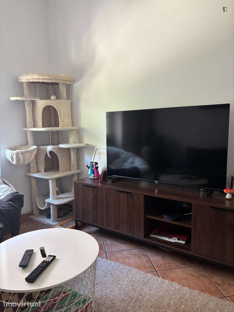 Quarto - localizado em Linda-a-Velha Lisbon - Grande imagem: 5/8