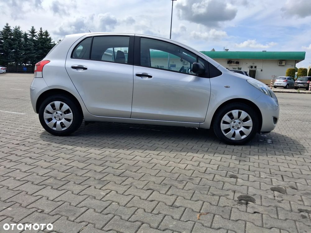 Toyota Yaris 1.0 VVT-i - 10