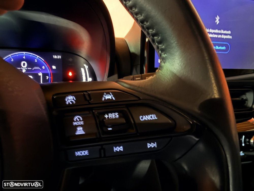 Toyota Yaris Cross 1.5 HDF Premier Edition - 18