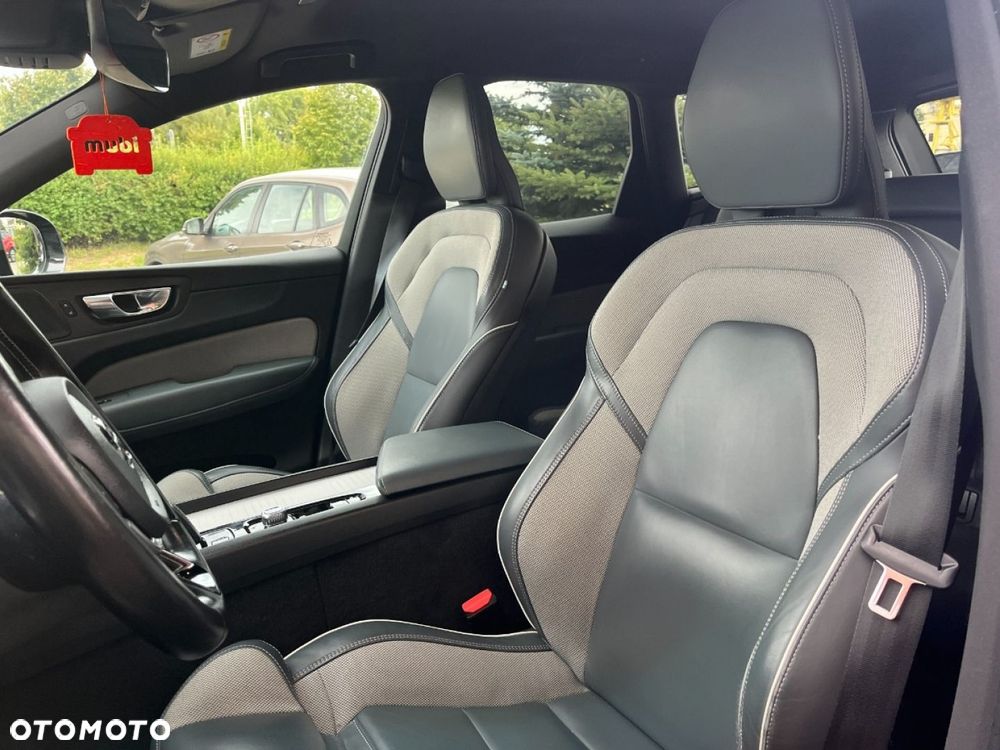 Volvo XC 60 B4 D Plus Bright - 27