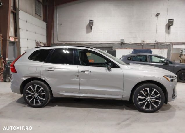 Volvo XC 60 B5 B AWD Plus Bright - 13