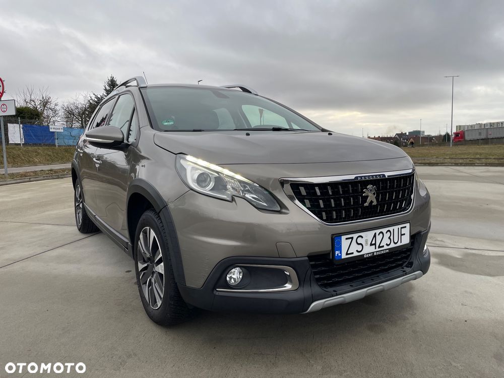 Peugeot 2008 1.2 Pure Tech Allure S&S - 8