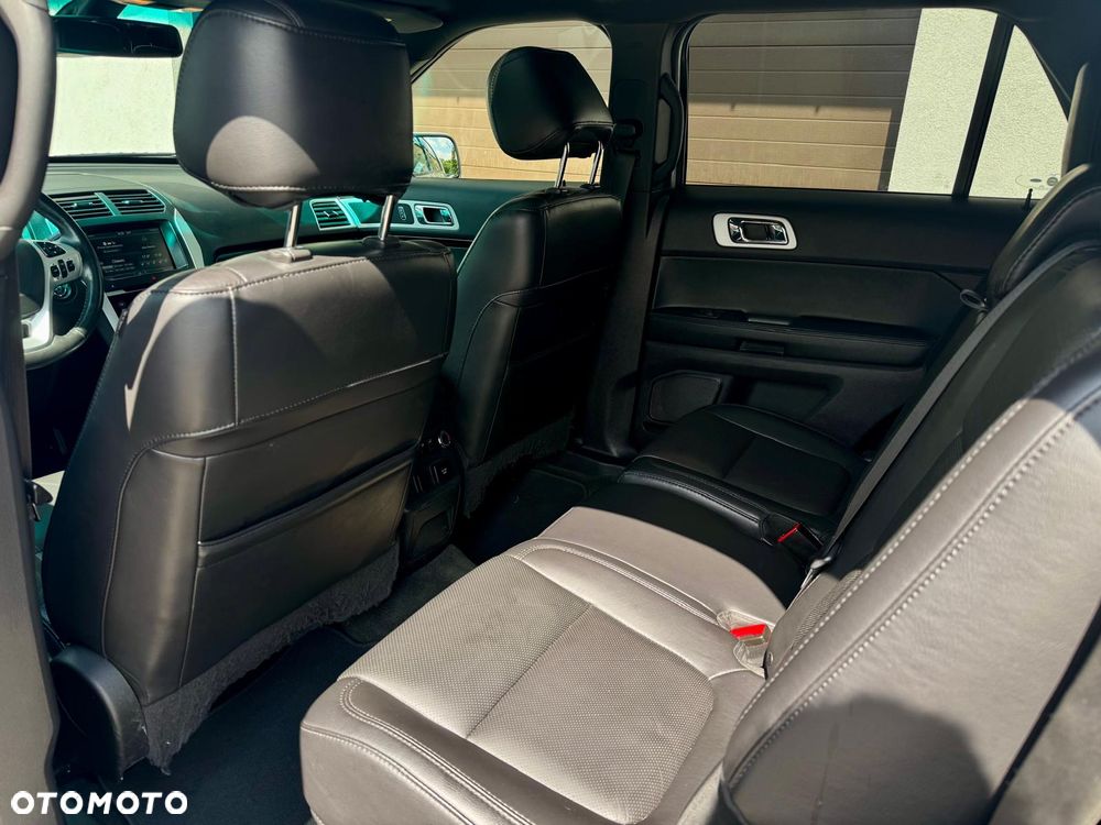 Ford Explorer - 19