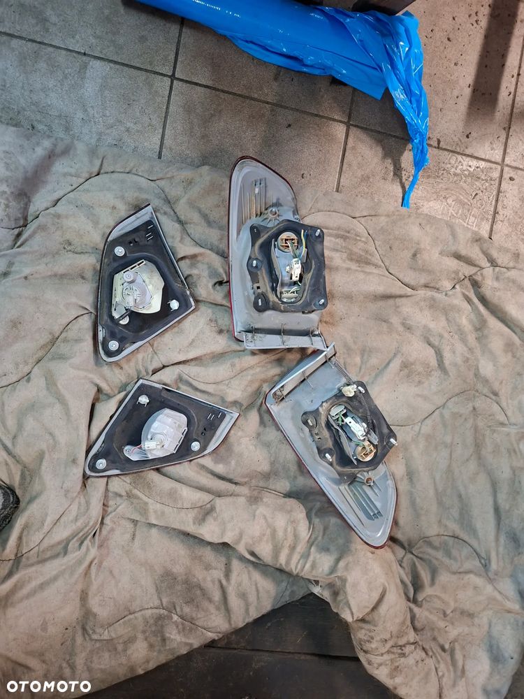 TOYOTA COROLLA E14 E15 SEDAN 06- lampa tył lewa lub prawa - 4