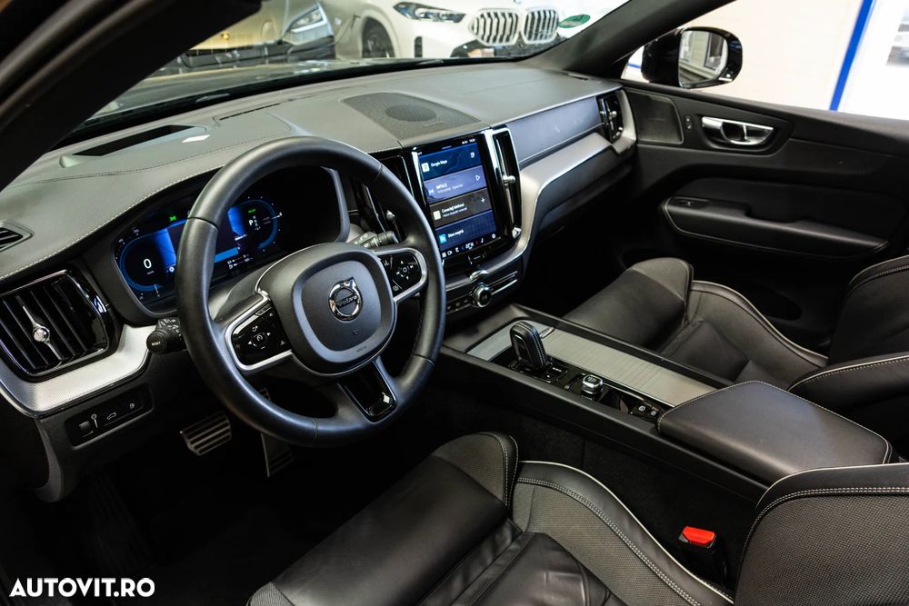 Volvo XC 60 T6 AWD AT PHEV Plus Dark - 29