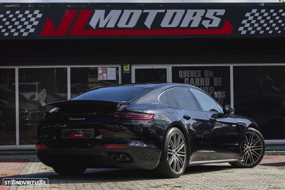 Porsche Panamera - 35