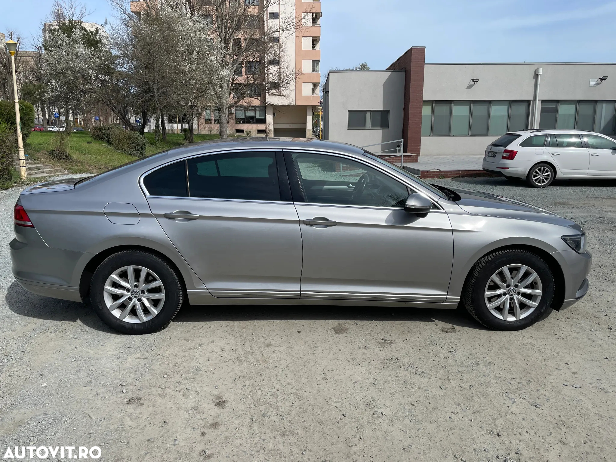 Volkswagen Passat 2.0 TDI Comfortline - 4