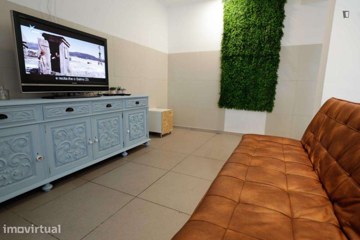Quarto - localizado em Olaias Lisbon - Grande imagem: 4/11