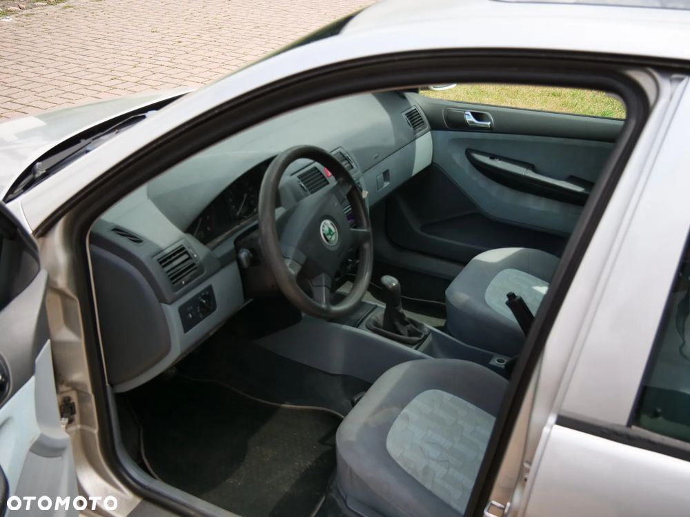 Skoda Fabia 1.4 16V Comfort - 9