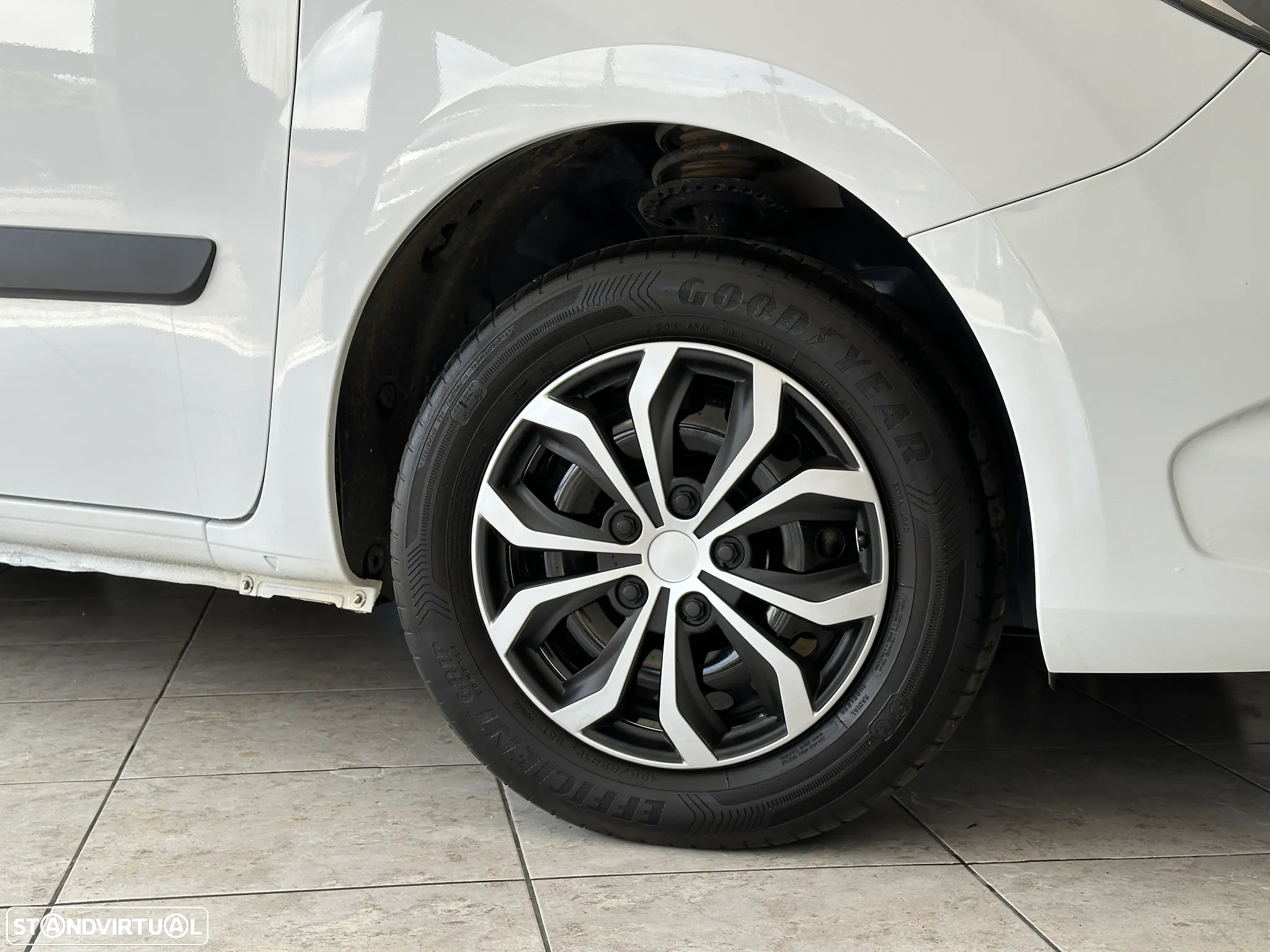 Mercedes-Benz Citan 109 CDi/27 GPS 3 Lug. IVA DEDUTÍVEL Nacional - 30