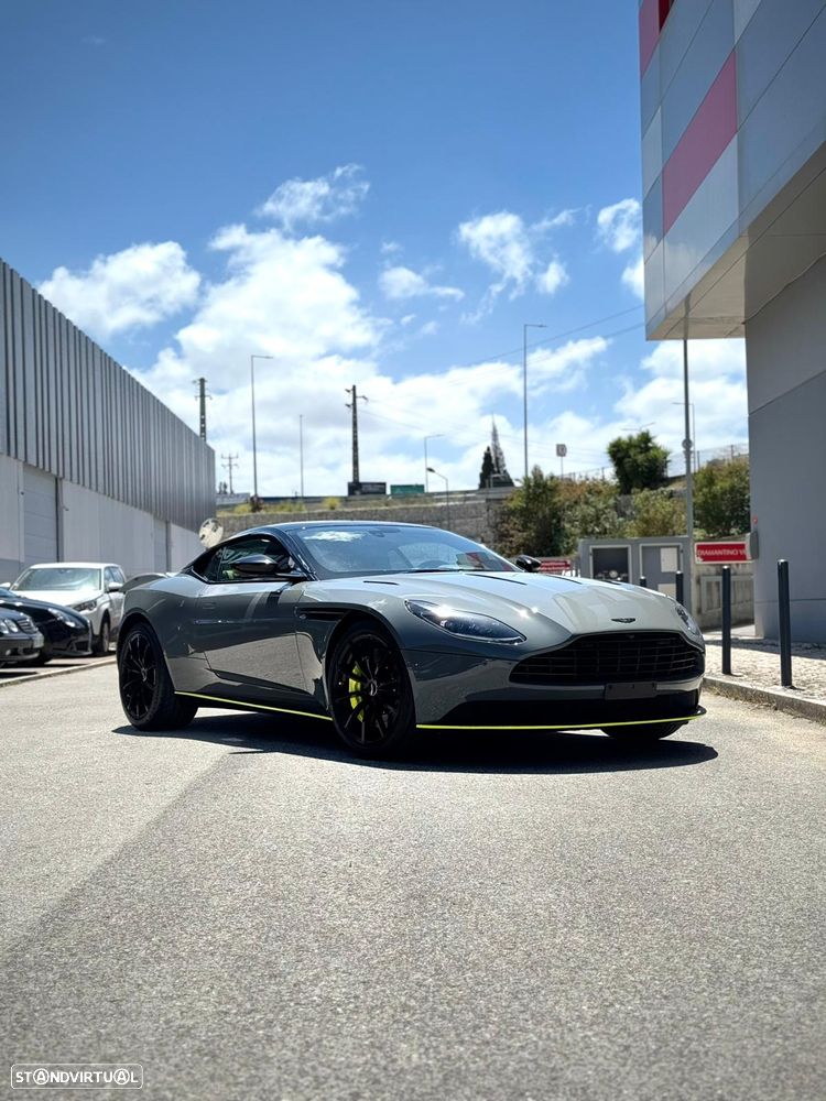 Aston Martin DB11 Coupé V12 AMR - 22