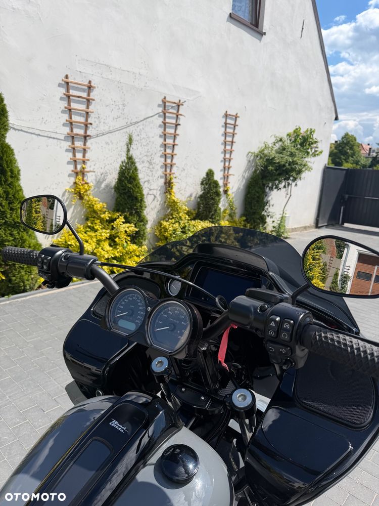 Harley-Davidson Touring Road Glide - 5