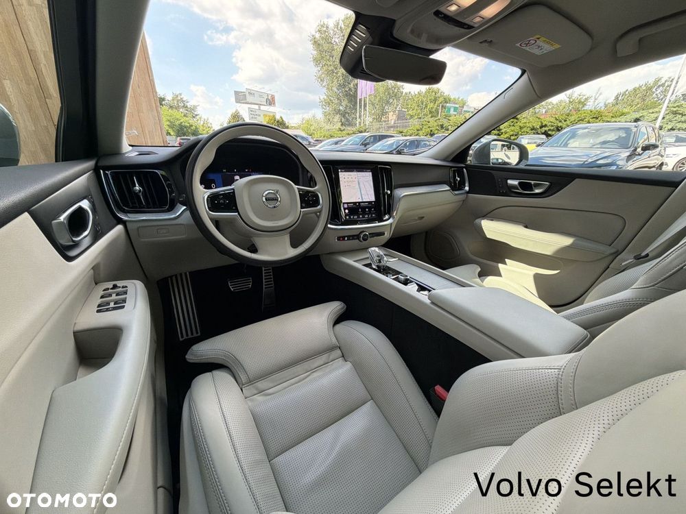 Volvo V60 Cross Country - 14